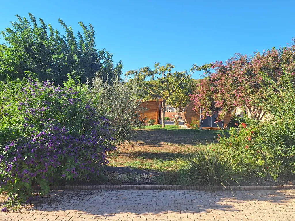 Parc fleuri du Domaine Magique, lieu privatisable pour vos événements à Draguignan Parc fleuri du Domaine Magique, lieu privatisable pour vos événements à Draguignan